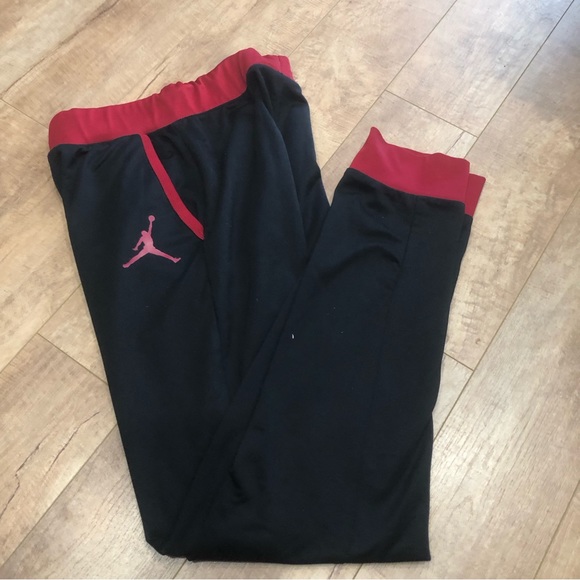 JORDAN pull on sports pants boys XL 13-15 years black and red - Picture 3 of 7